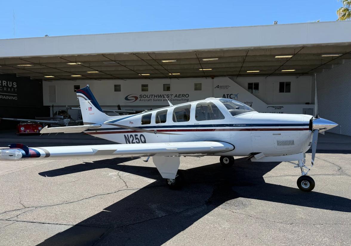2001 Beechcraft A36 Bonanza Photo 2