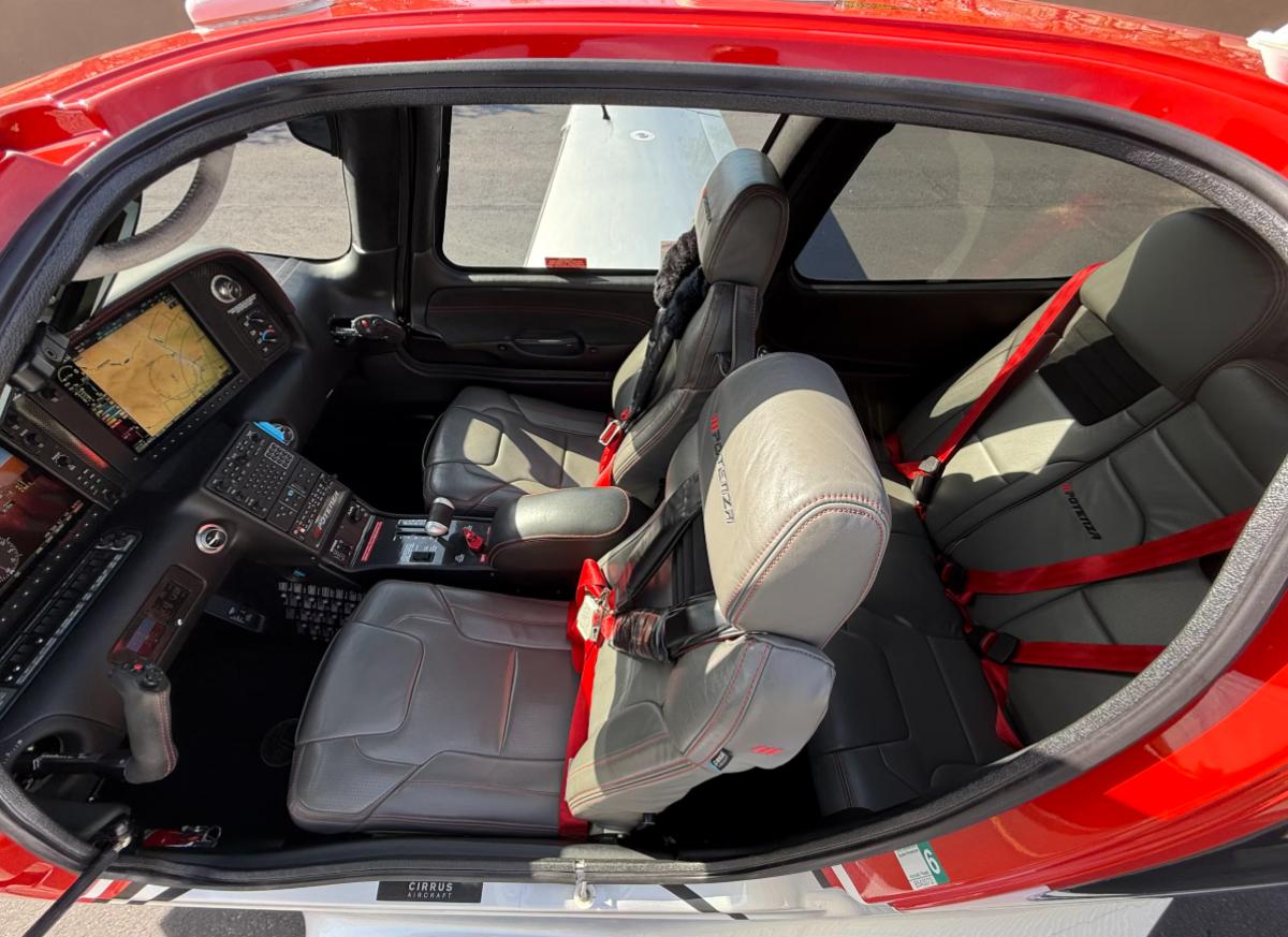 2016 Cirrus SR22T Photo 5