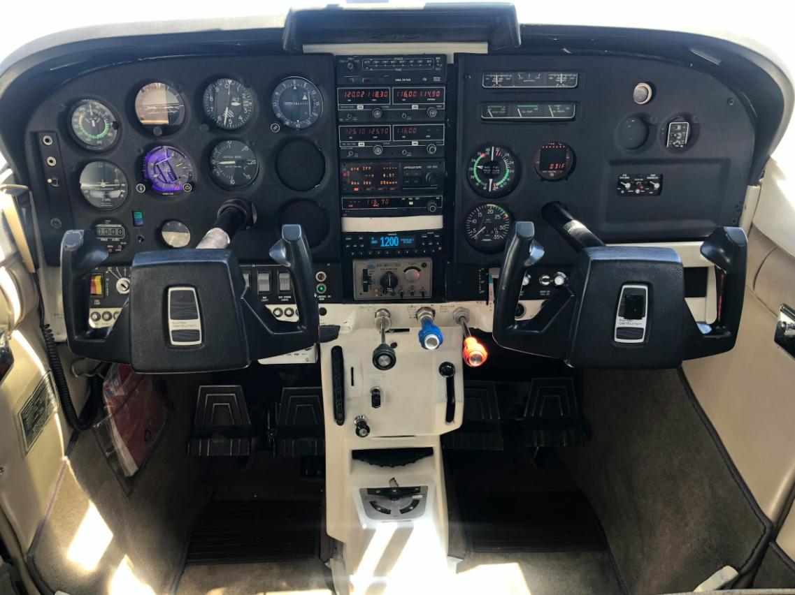 1972 Cessna T210L Centurion Photo 3