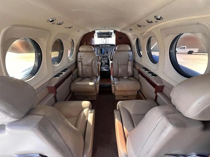 2011 Beechcraft King Air C90GTx Photo 7