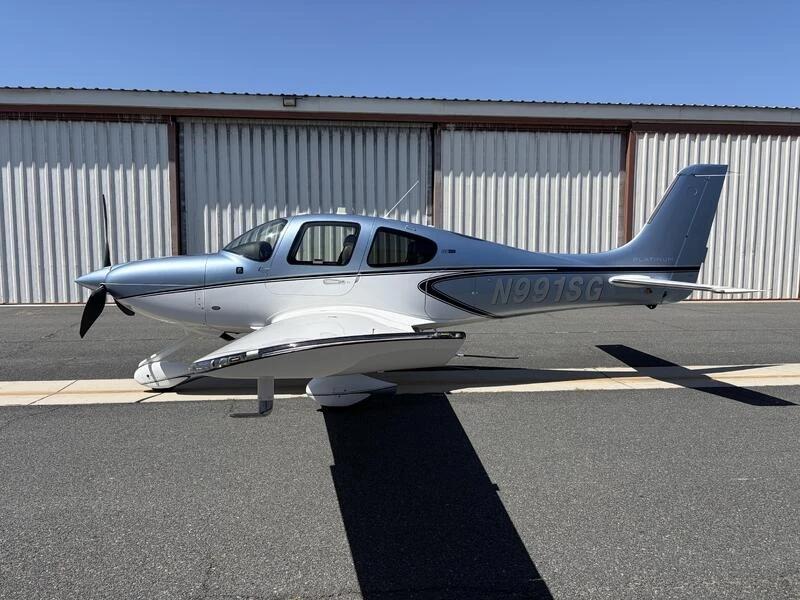 2022 Cirrus SR22T G6 Photo 2