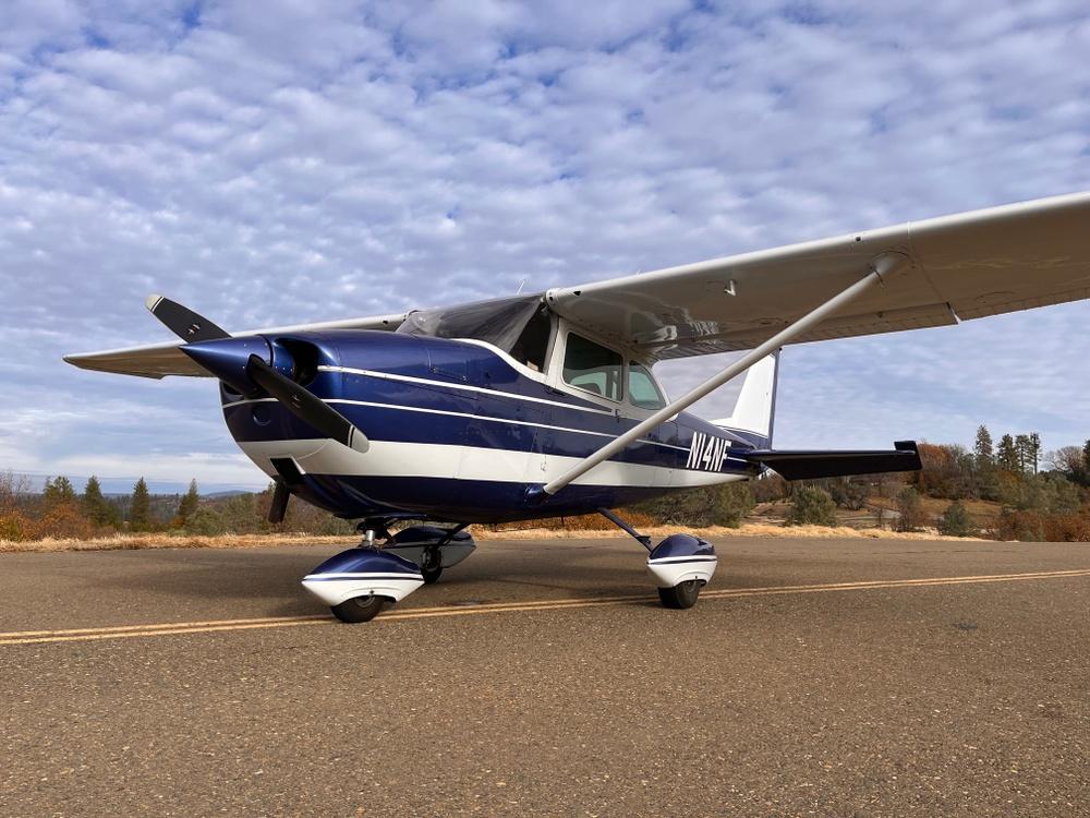 1968 Cessna 172L Skyhawk Photo 2