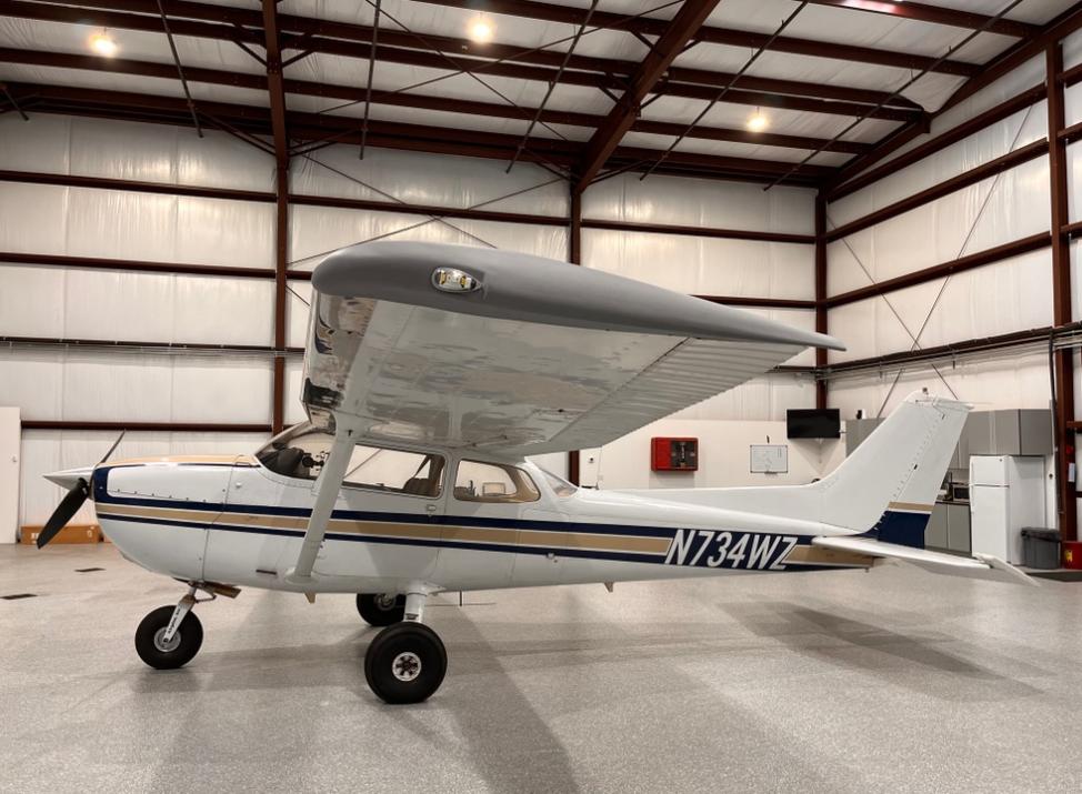 1977 Cessna 172N Skyhawk  Photo 2