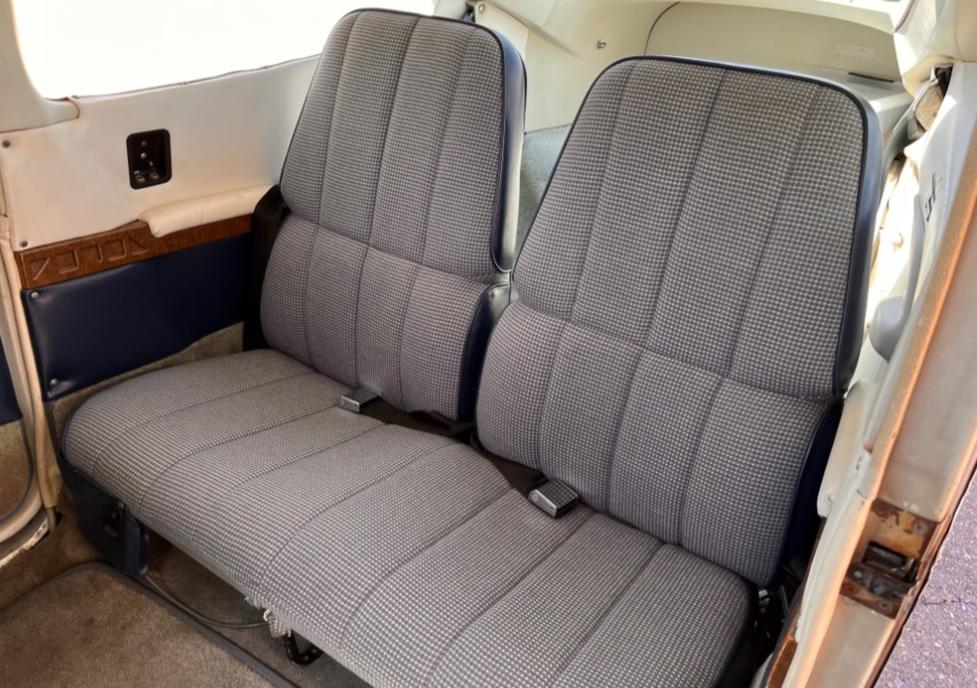1983 Cessna 182 Turbo RG  Photo 5