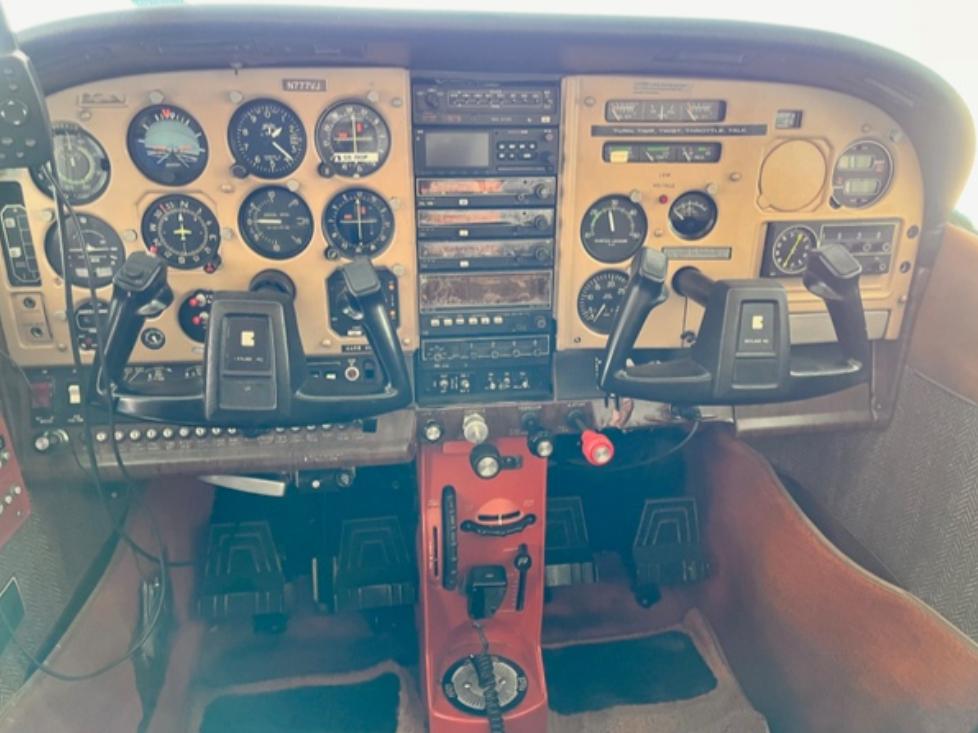 1979 Cessna 182 RG Skylane Photo 7