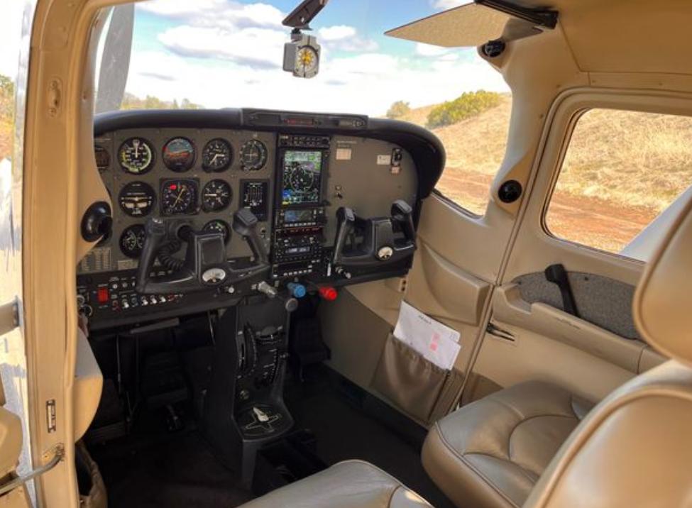 2003 Cessna 182T Skylane Photo 7