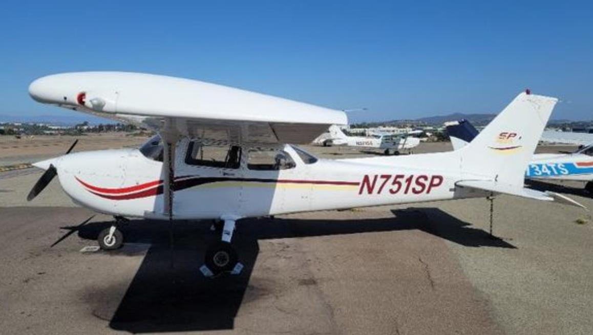 2000 Cessna 172 SP Photo 3