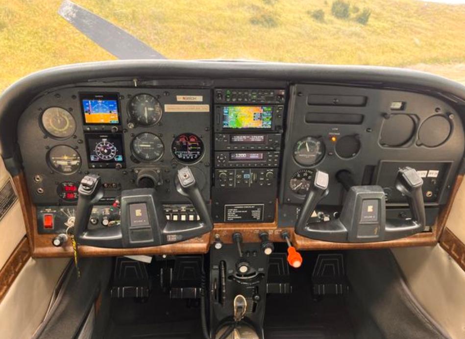 1982 Cessna 182R Skylane Photo 6