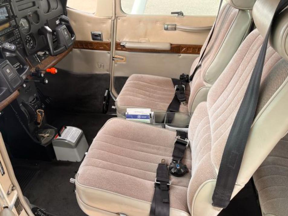 1982 Cessna 182R Skylane Photo 5