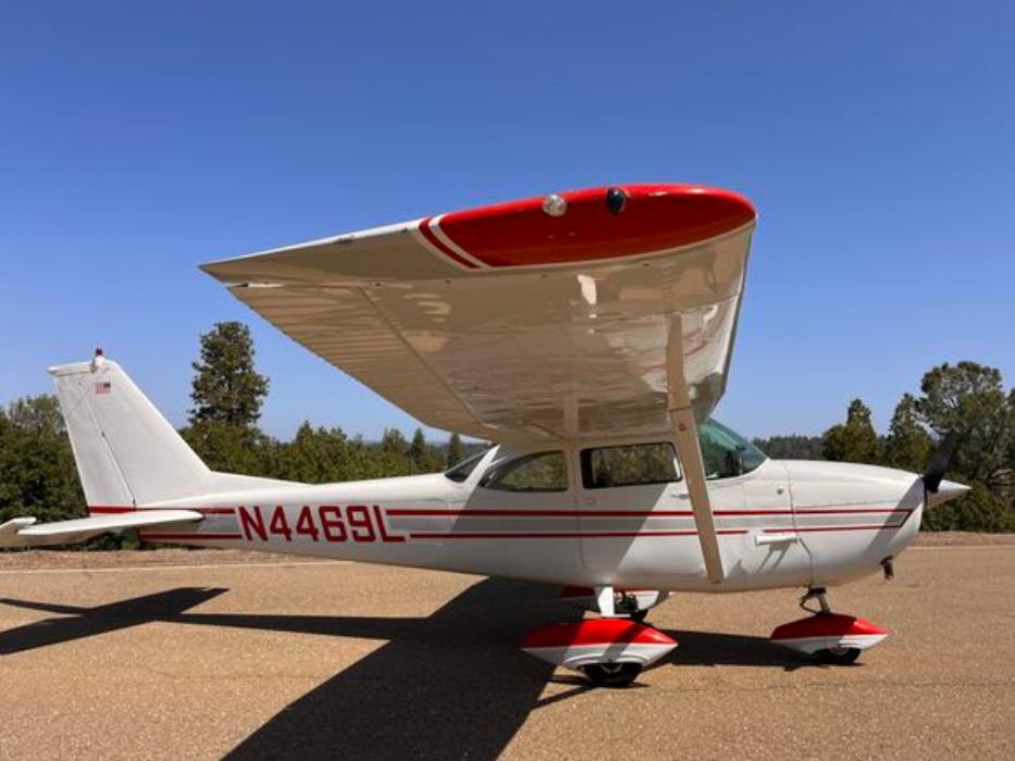 1966 Cessna 172G Skyhawk Photo 3
