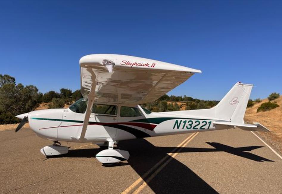 1974 Cessna 172M Skyhawk Photo 3