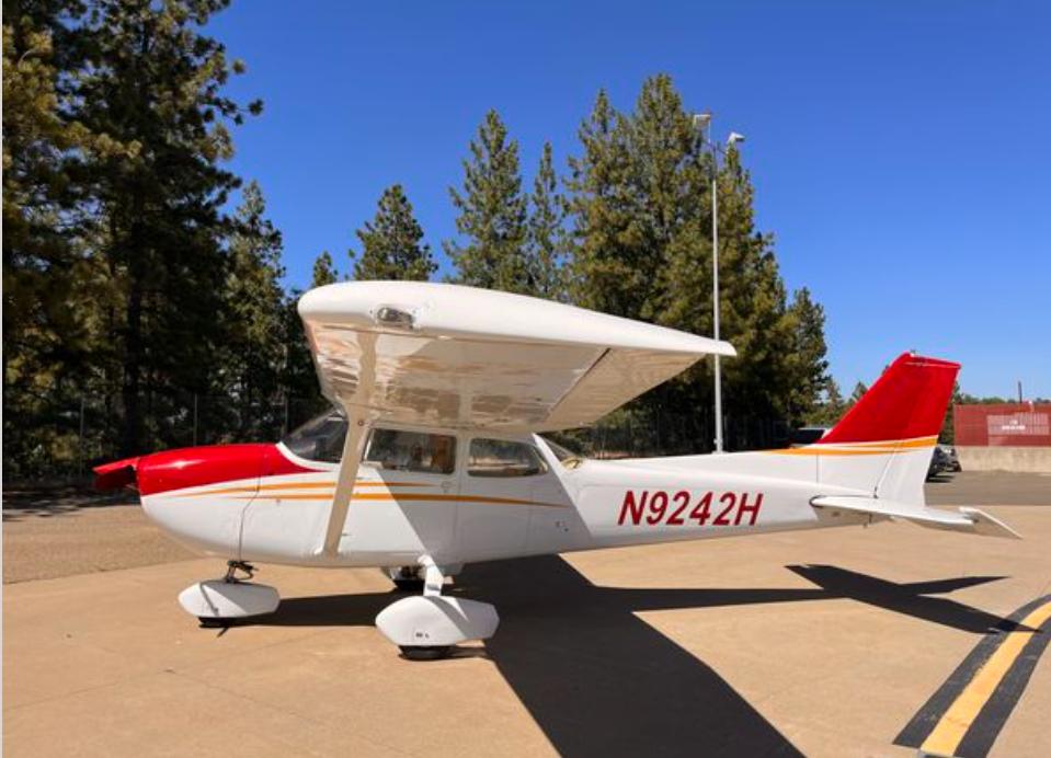 1975 Cessna 172M Skyhawk Photo 2