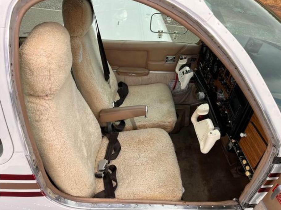 1966 Beechcraft V35 Bonanza Photo 7