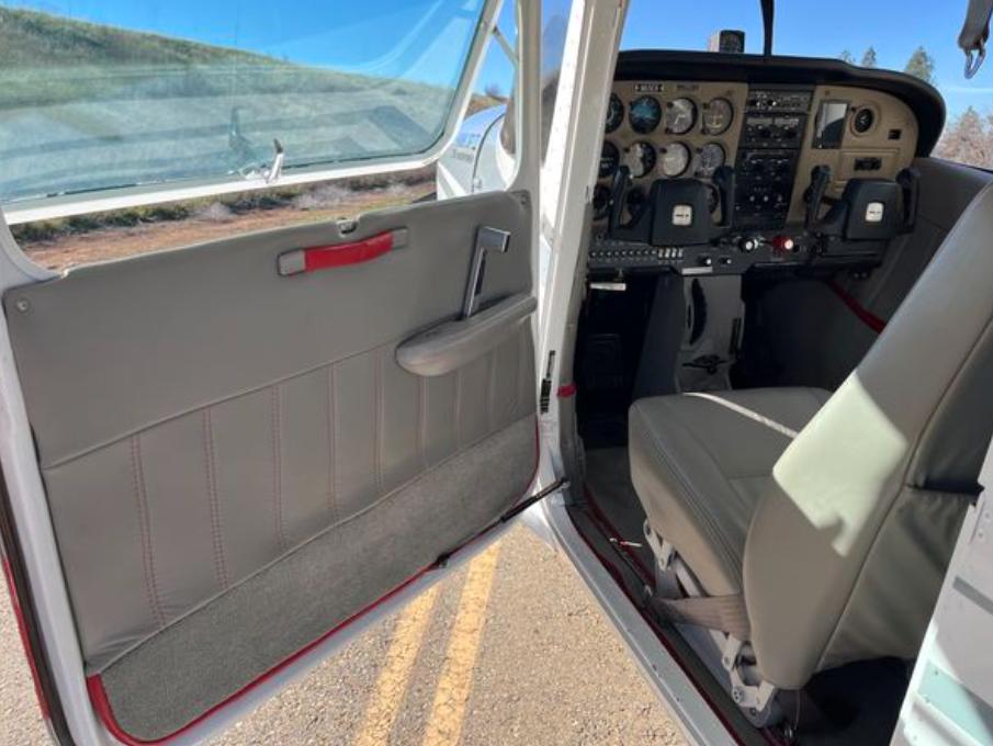 1977 Cessna 172 XP Photo 5