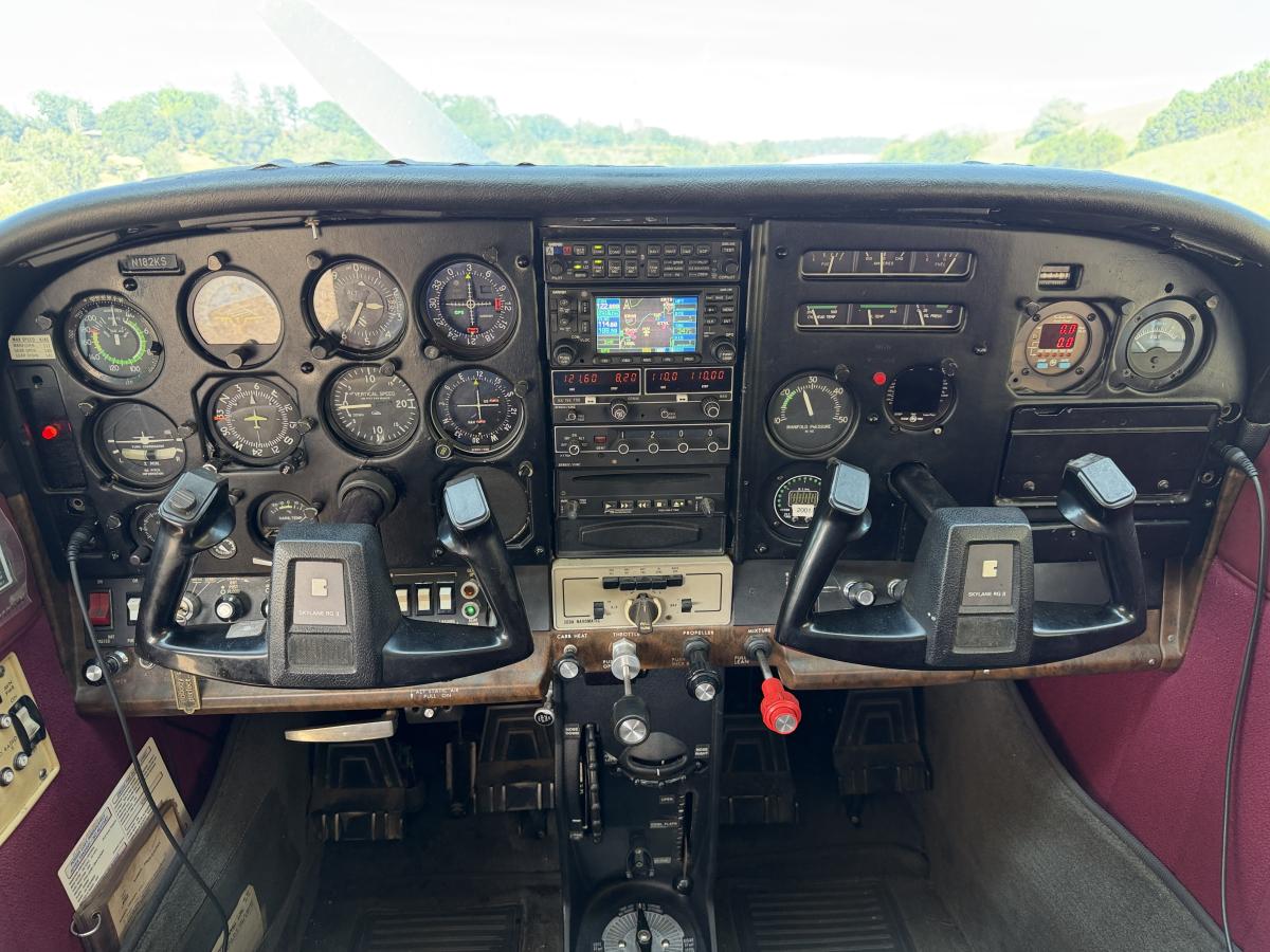 1978 Cessna 182 RG Photo 3