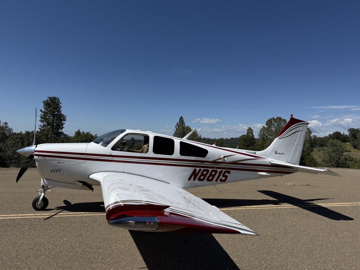 1973 Beech F33A Bonanza Photo 3