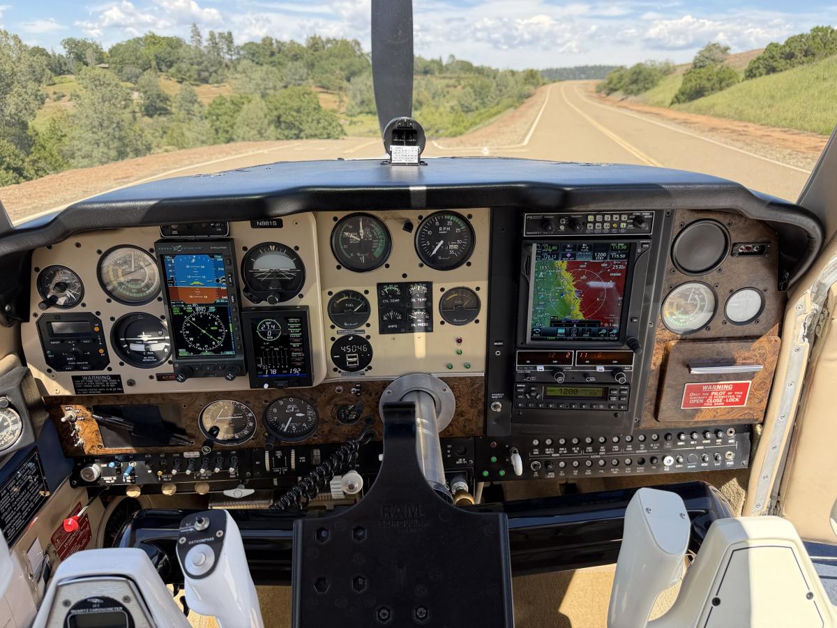 1973 Beech F33A Bonanza Photo 2