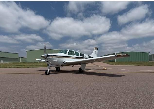 1981 BEECHCRAFT F33A BONANZA  Photo 2