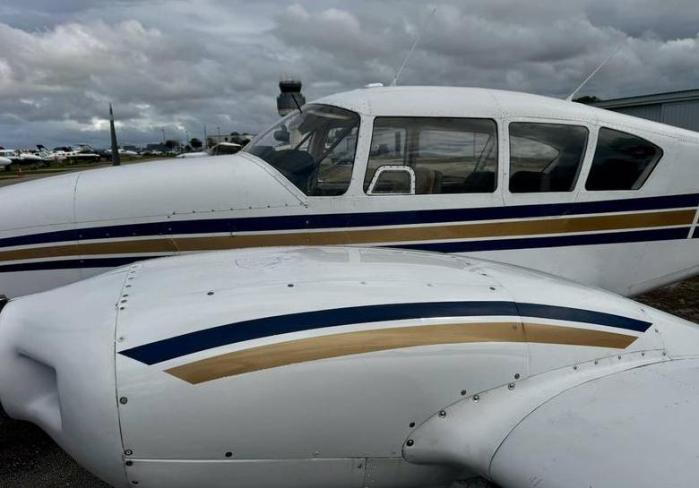 1967 PIPER AZTEC C Photo 2