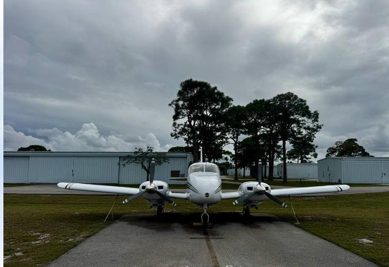 1967 PIPER AZTEC C Photo 6