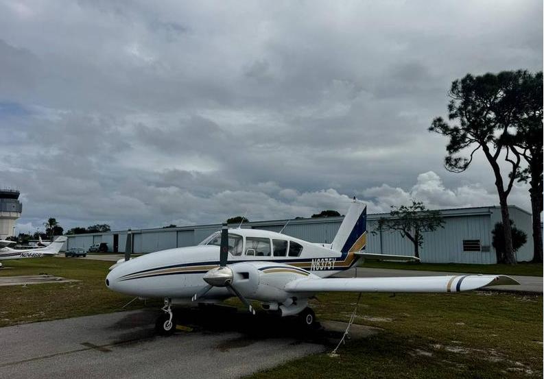 1967 PIPER AZTEC C Photo 7