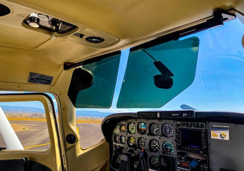 2001 CESSNA T182T Photo 4