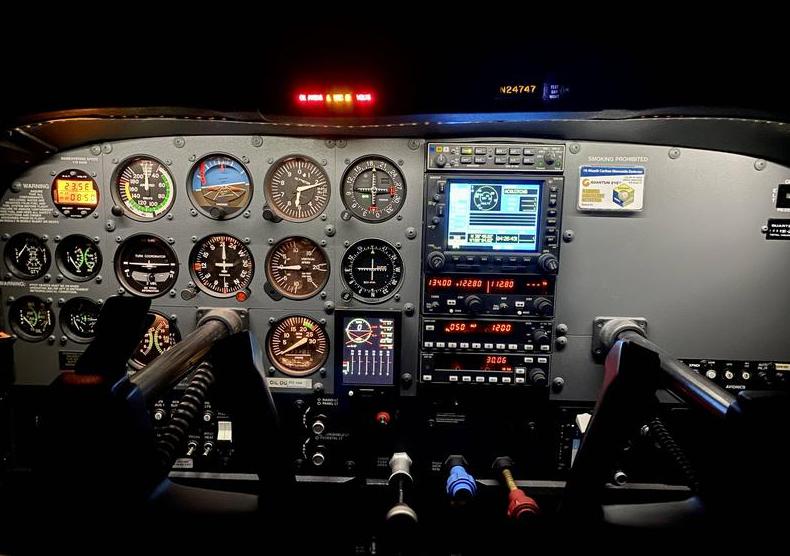 2001 CESSNA T182T Photo 7