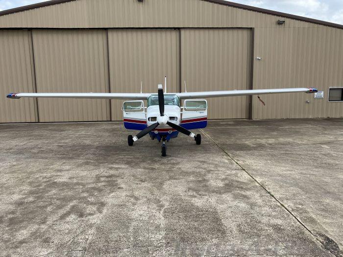 1981 CESSNA T210N Photo 3