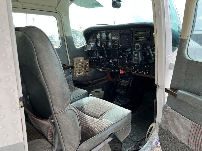 1981 CESSNA T210N Photo 6