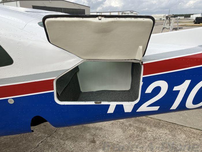1981 CESSNA T210N Photo 4