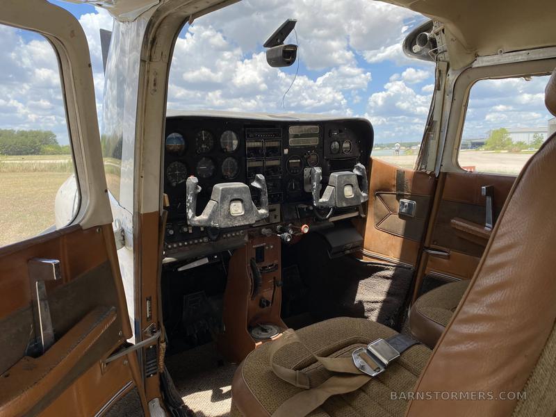 1976 CESSNA 182P Photo 3