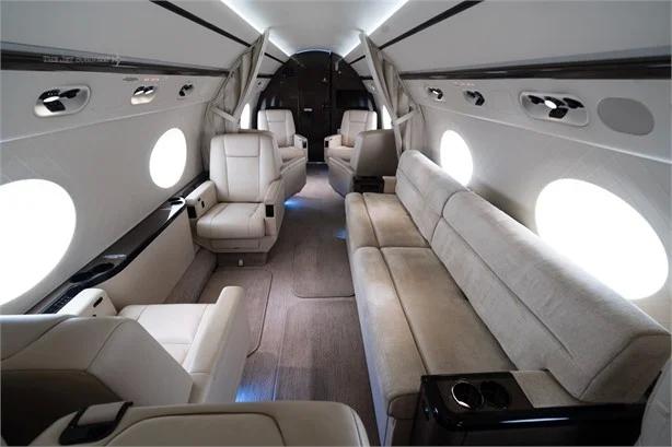 2011 GULFSTREAM G550 Photo 4