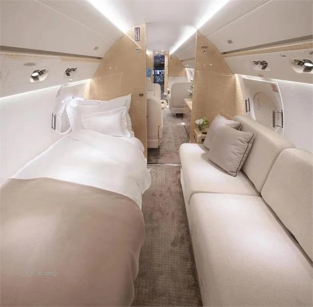 GULFSTREAM G550 Photo 6