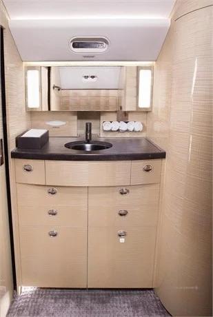 GULFSTREAM G550 Photo 7