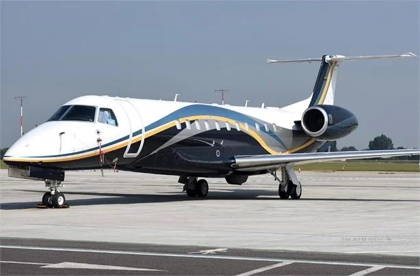 2012 EMBRAER LEGACY 650 Photo 2