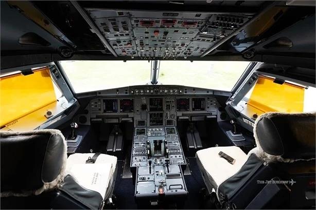 AIRBUS ACJ320 Photo 5
