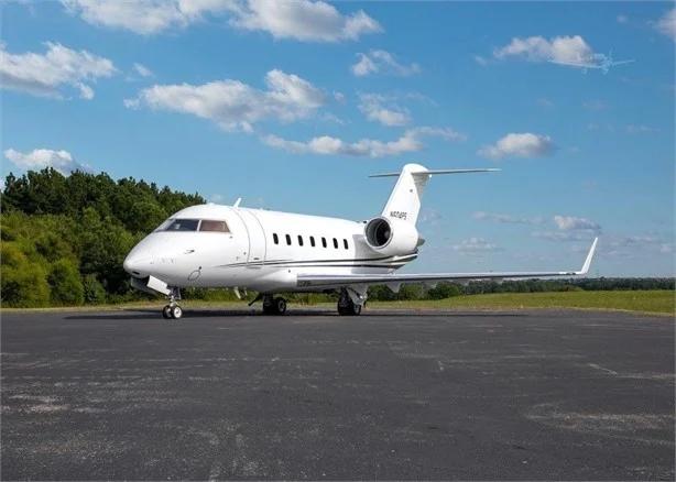 2000 BOMBARDIER CHALLENGER 60 Photo 2