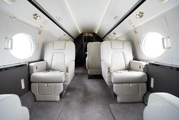 2010 GULFSTREAM G550 Photo 4