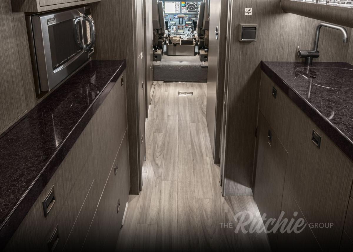 2009 Gulfstream G450 Photo 2