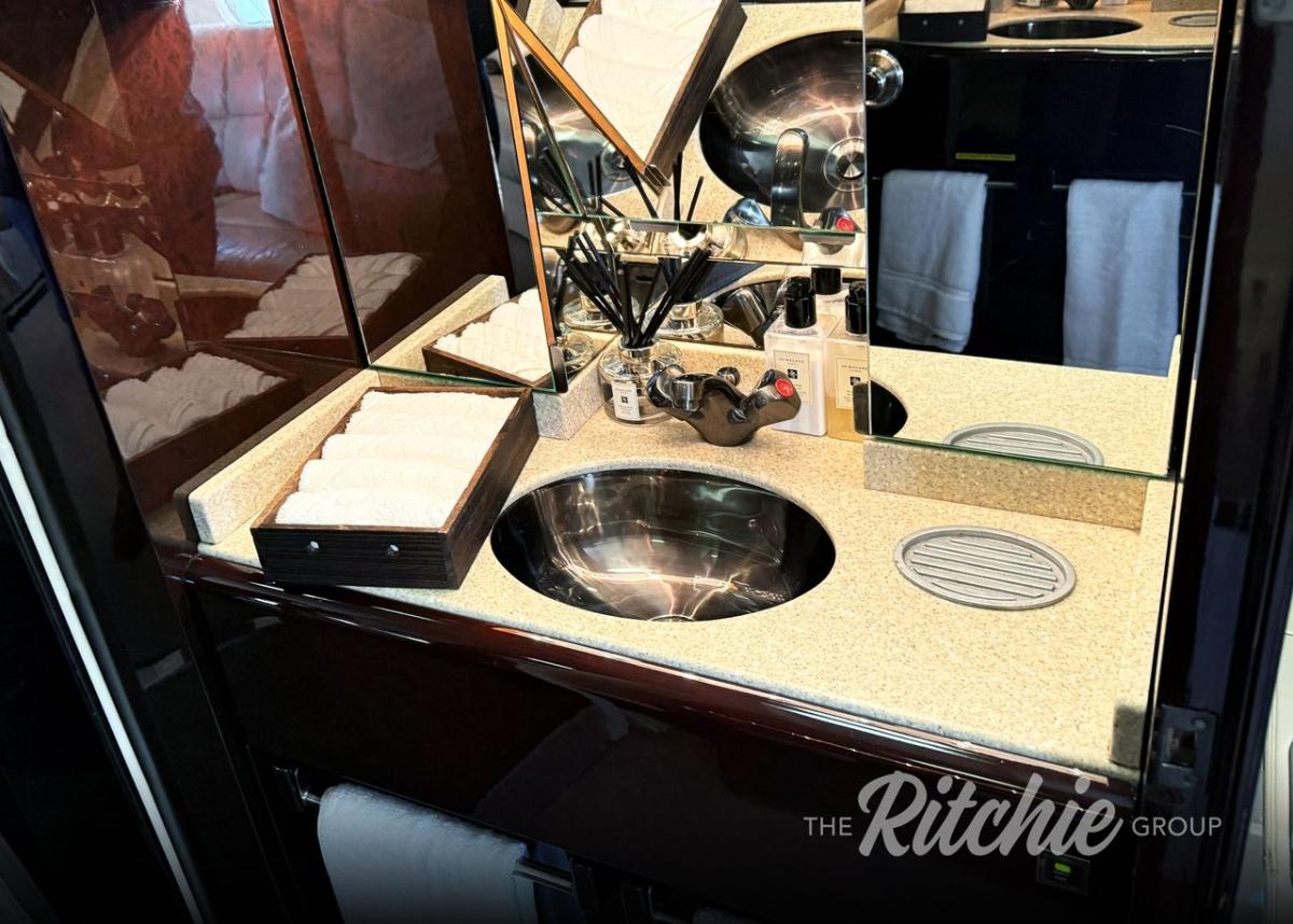 1993 Dassault Falcon 900B Photo 6