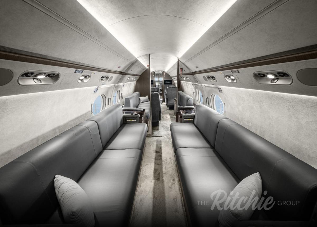2009 Gulfstream G450 Photo 6