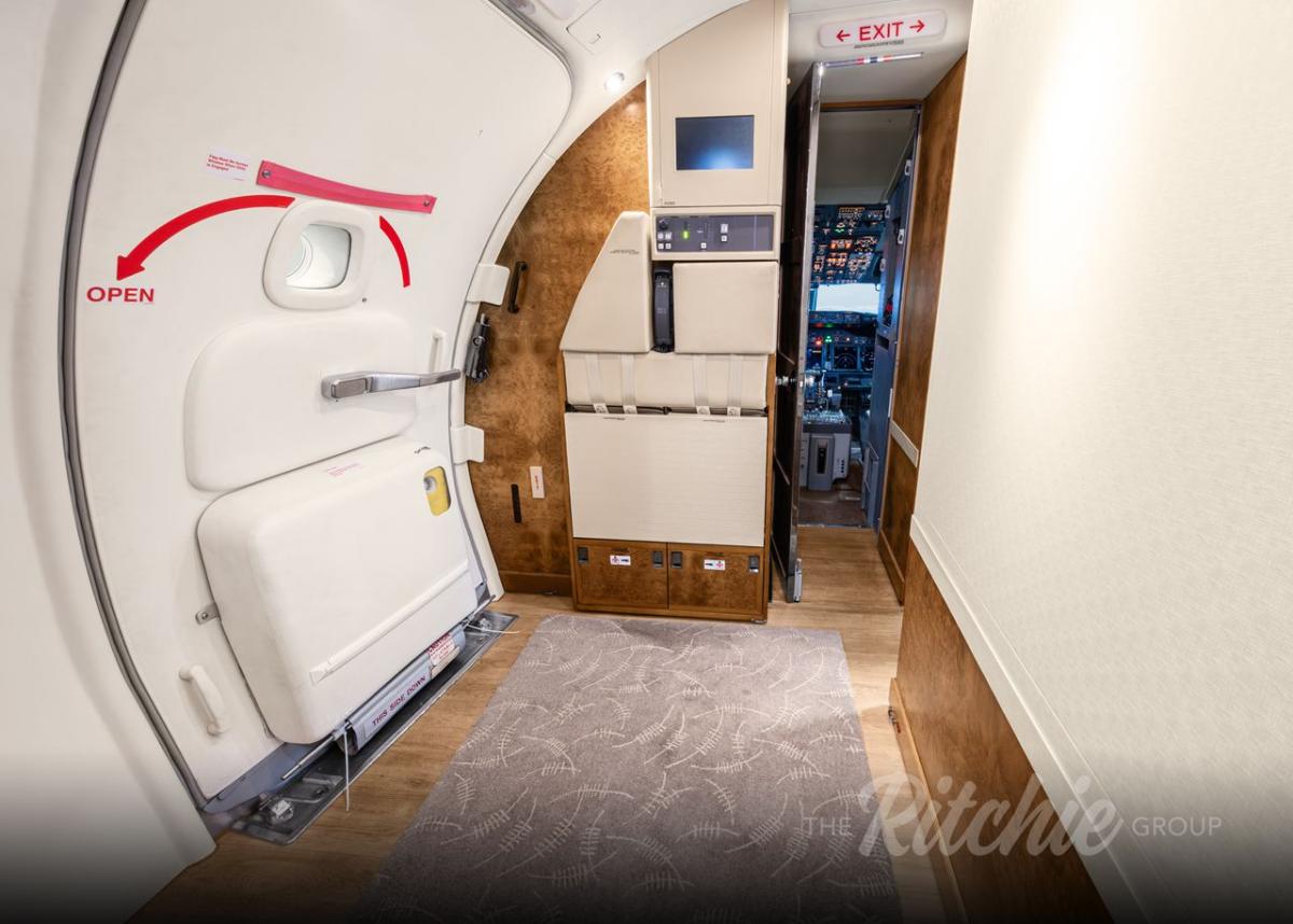Boeing Business Jet Photo 2