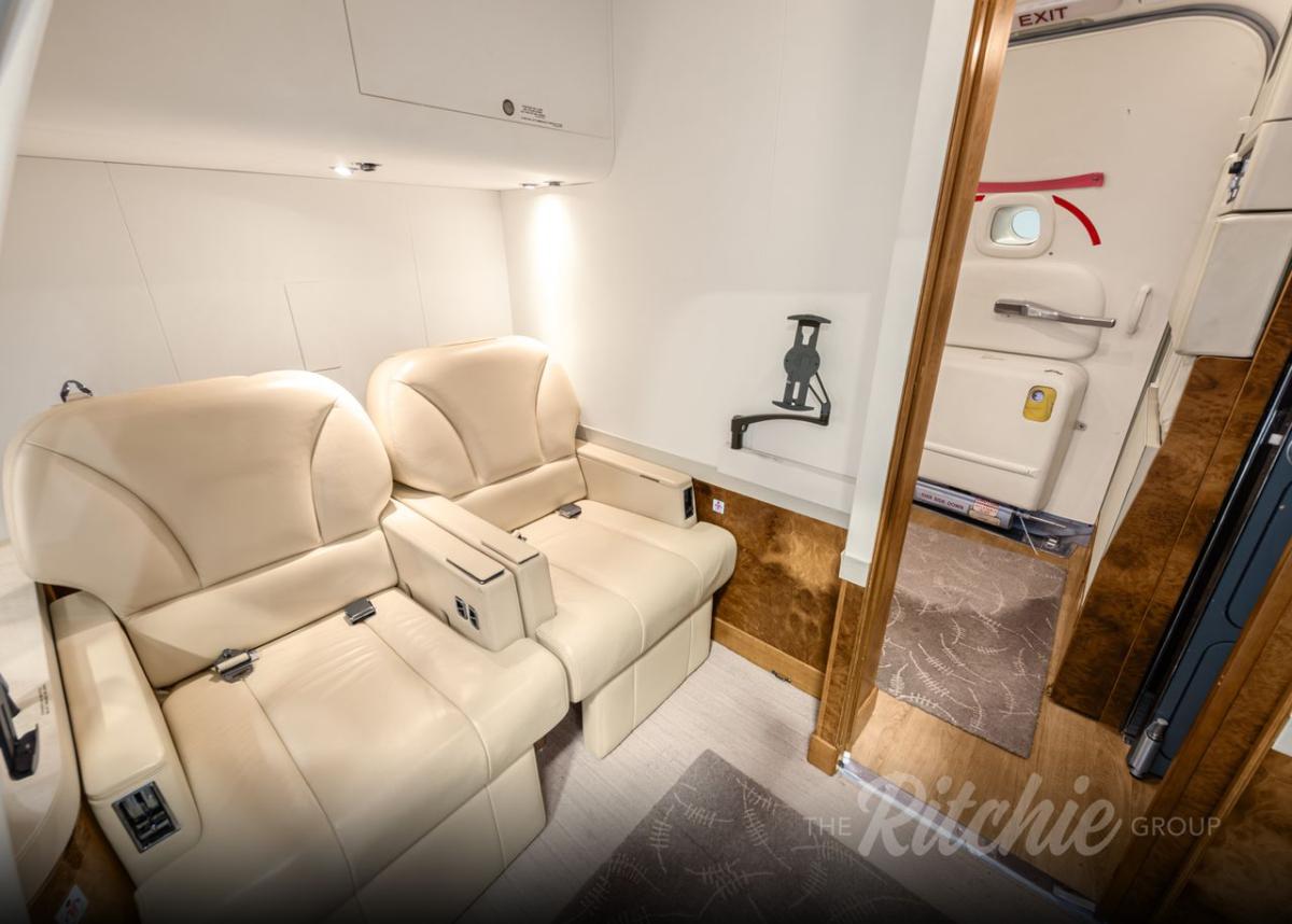 Boeing Business Jet Photo 3
