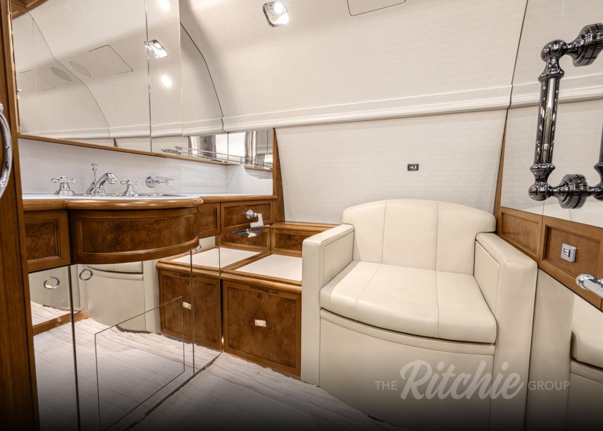 Boeing Business Jet Photo 6