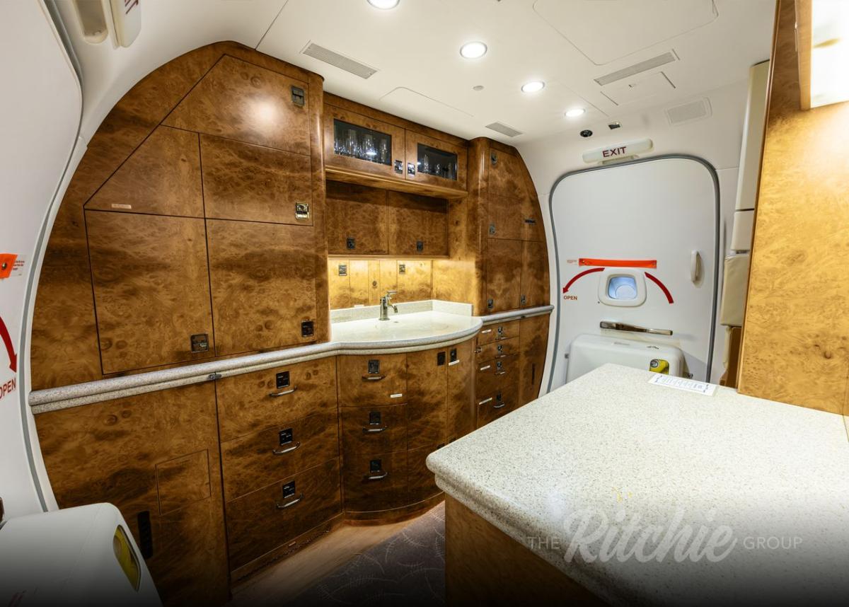Boeing Business Jet Photo 5