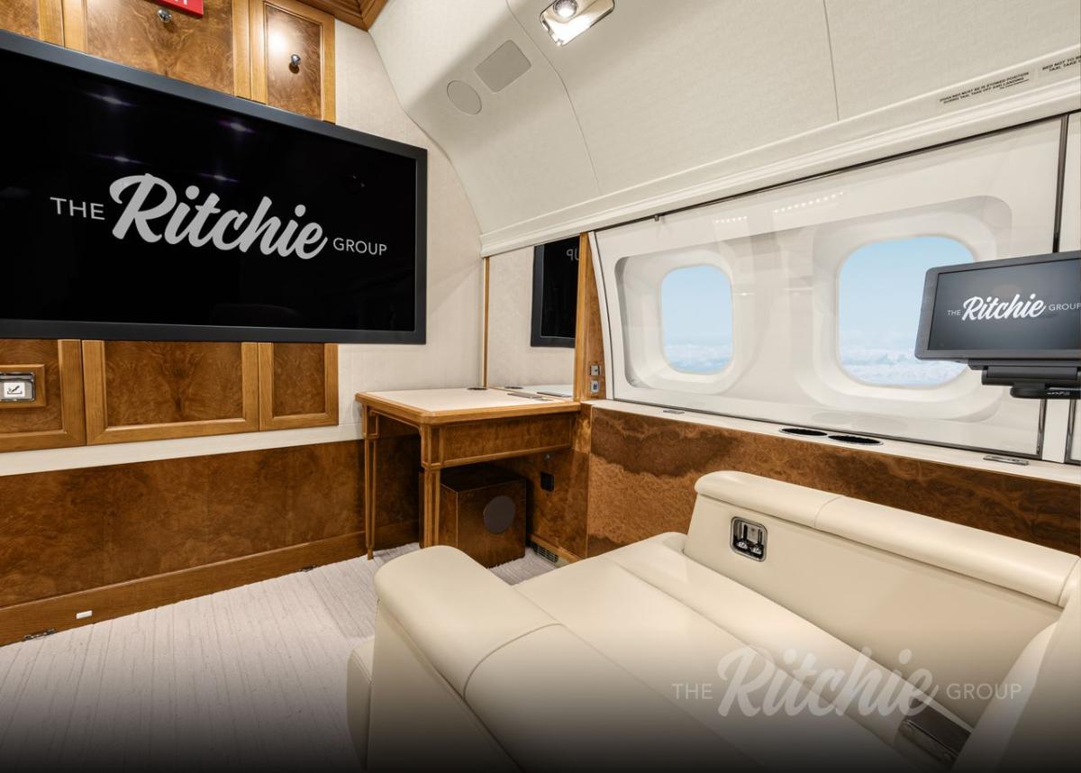 Boeing Business Jet Photo 7