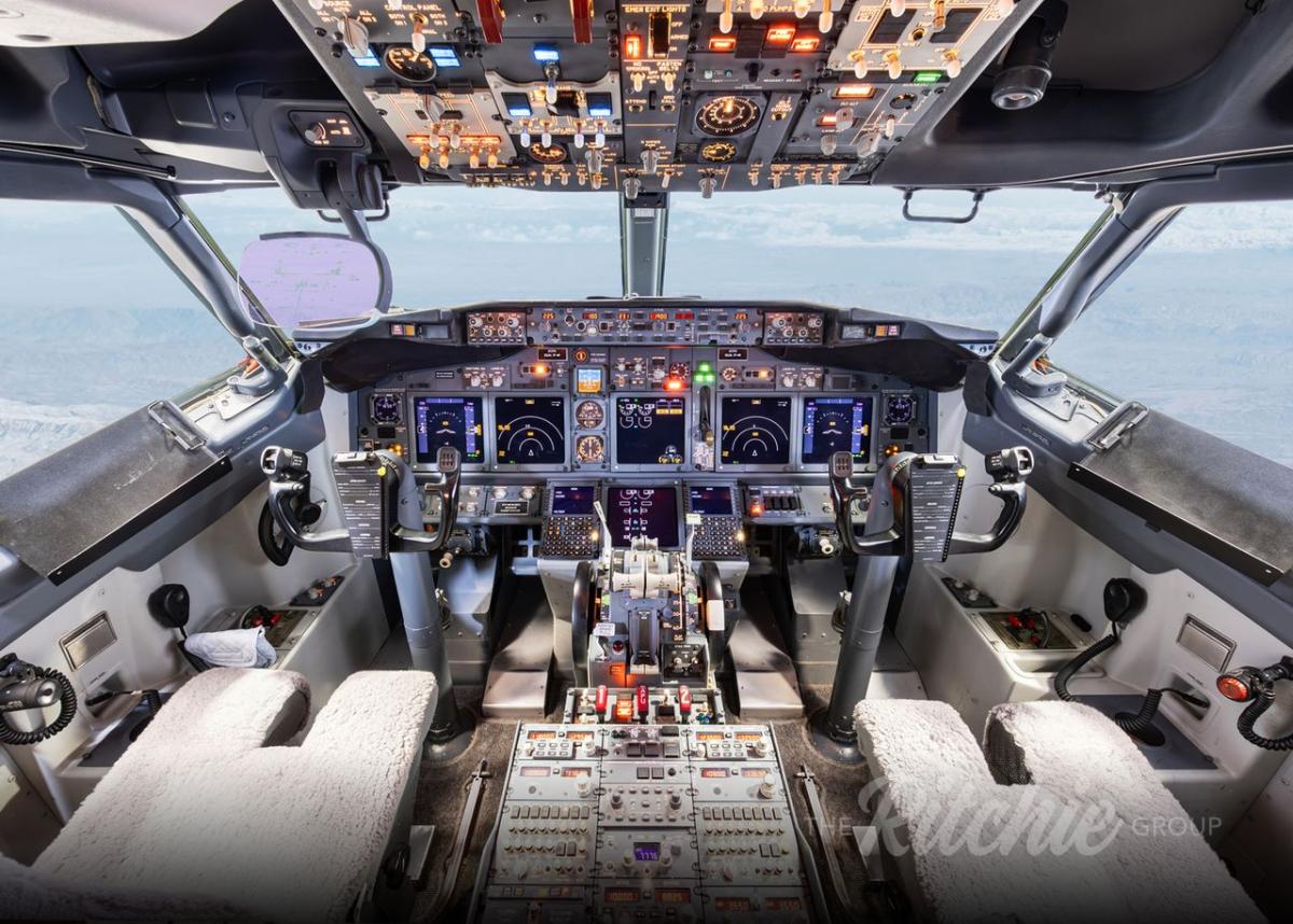 Boeing Business Jet Photo 3