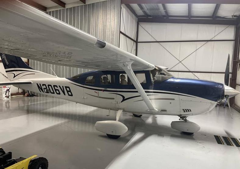 2013 Cessna Turbo 206 with A/C Photo 2