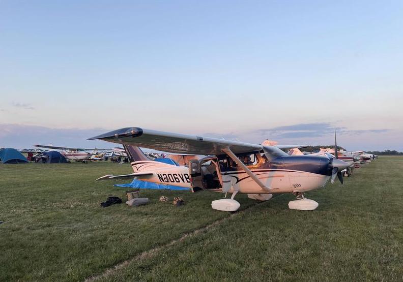 2013 Cessna Turbo 206 with A/C Photo 5