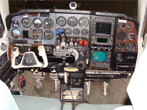 1975 BEECHCRAFT E55 BARON Photo 4